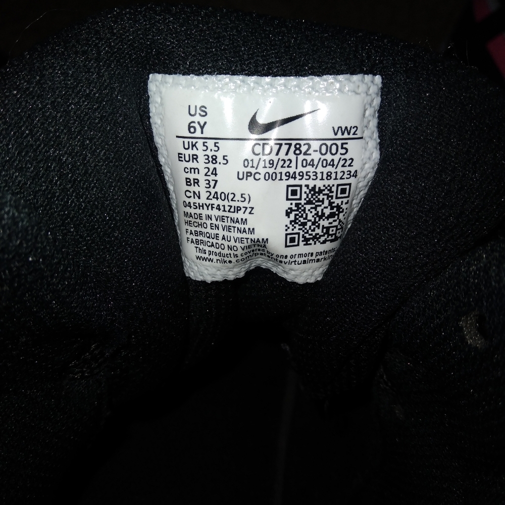 Shoes - Picture 3 of 5